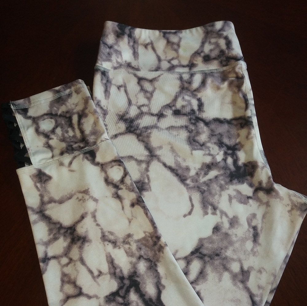 CHARLOTTE RUSSE ACTIVE LEGGINGS